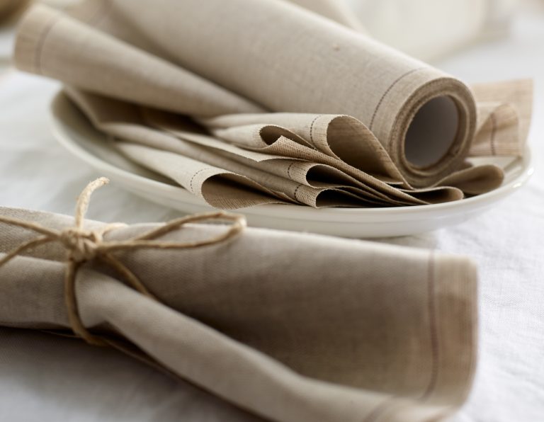 roll table serviettes